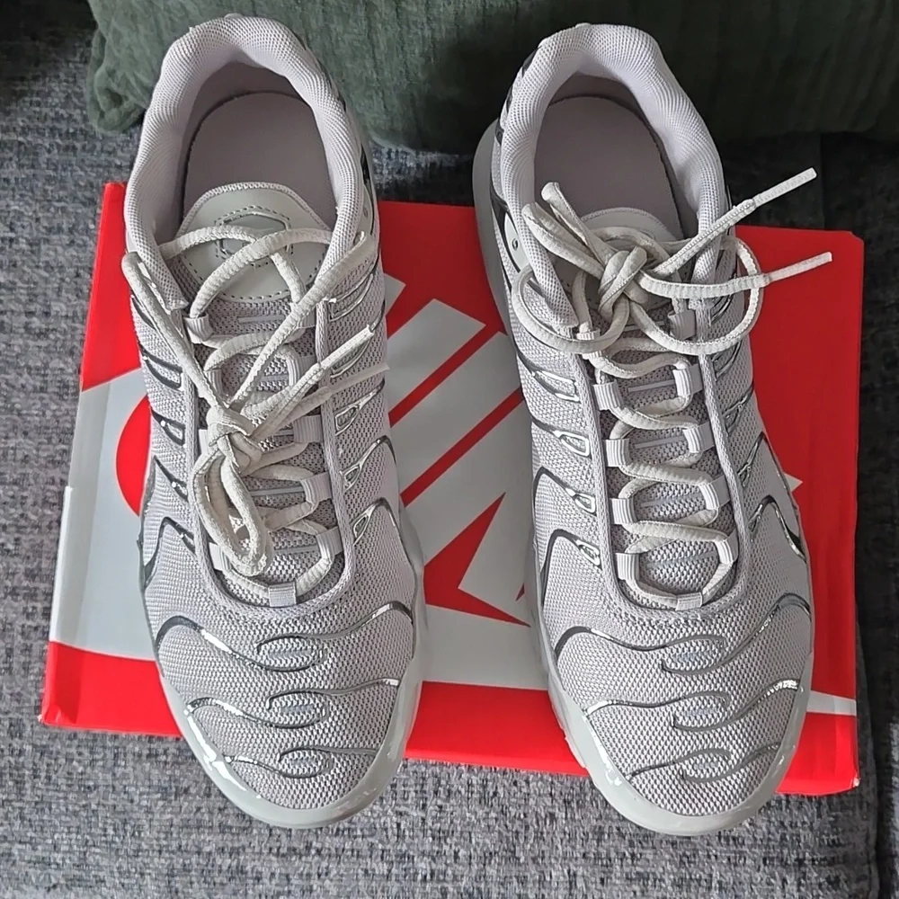 New Nike Air Max Plus - Picture 3 of 7